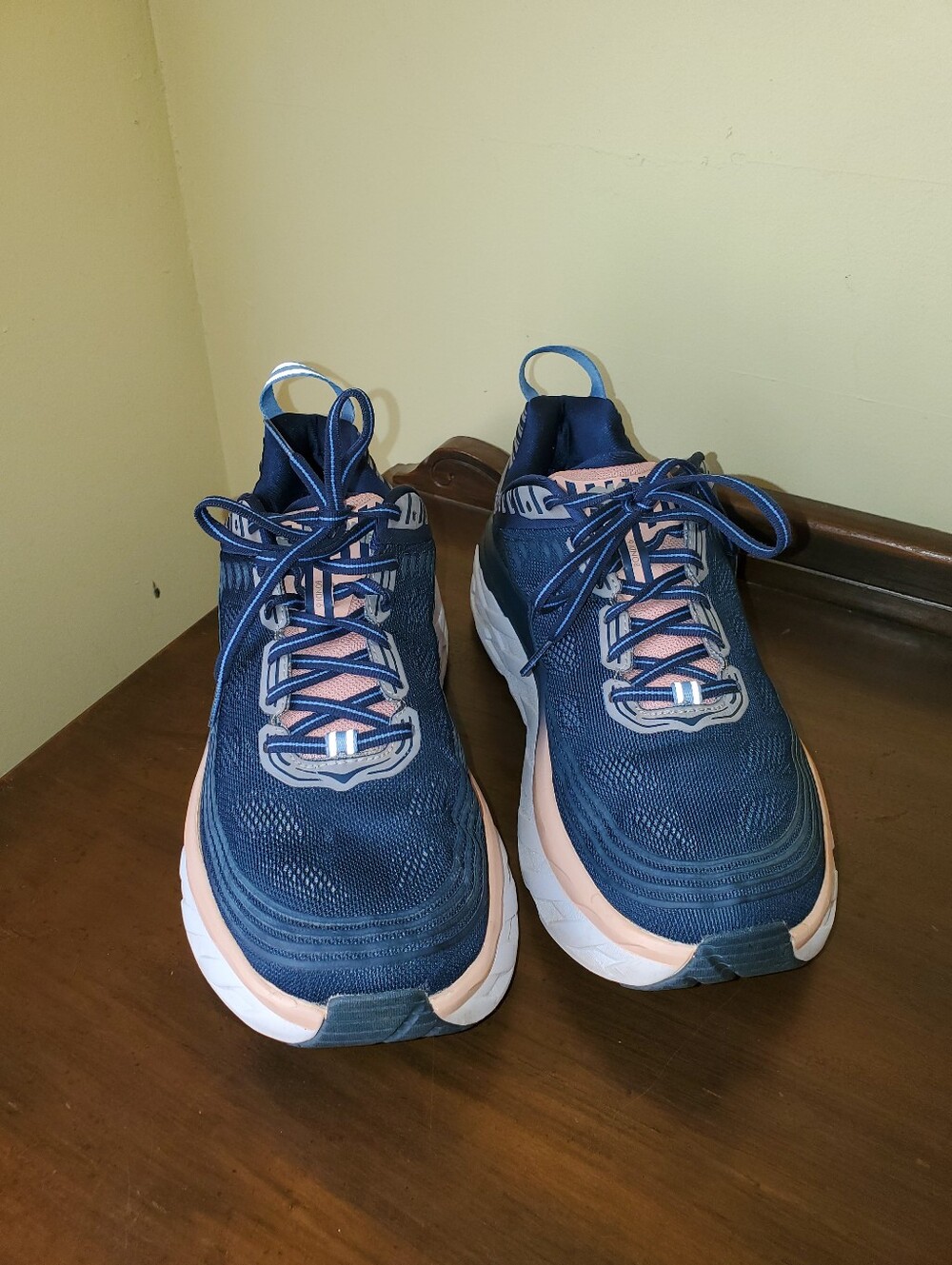 Hoka One One Bondi 6 Blue/Peach Athletic Shoes Sz 10 D (Wide)